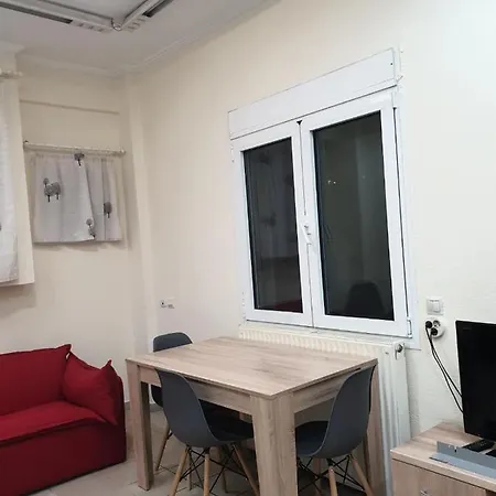 Artistic Comfy Apt +exotic Garden *