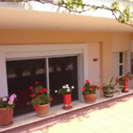 Artistic Comfy Apt +exotic Garden Apartmán *