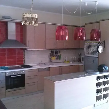 Artistic Comfy Apt +exotic Garden *